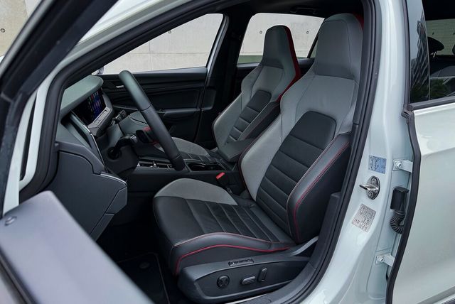 VOLKSWAGEN福斯 GOLF GTI  第12張相片