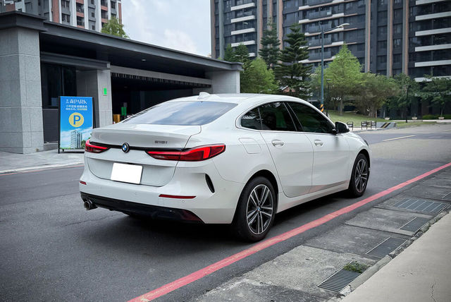 BMW寶馬 218I  第2張相片