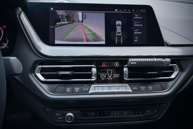 BMW寶馬 218I  第7張相片