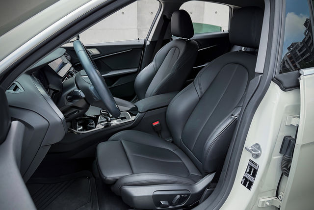 BMW寶馬 218I  第11張相片