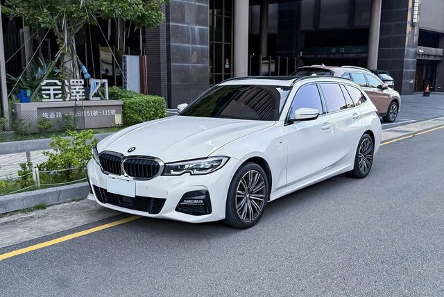 BMW寶馬 320I M SPORT  第1張相片