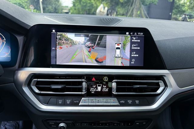 BMW寶馬 320I M SPORT  第10張相片