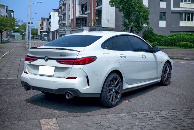BMW寶馬 220I M SPORT  第2張相片