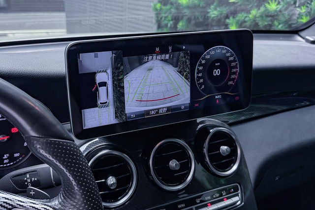 M-BENZ賓士 GLC300  第9張相片