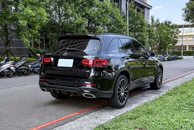 M-BENZ賓士 GLC300  第2張相片