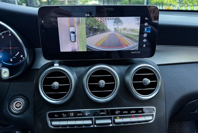 M-BENZ賓士 GLC300  第9張相片