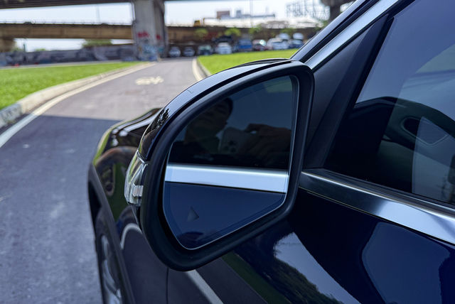 M-BENZ賓士 GLC300  第3張相片