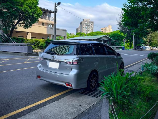 TOYOTA豐田 WISH  第2張相片