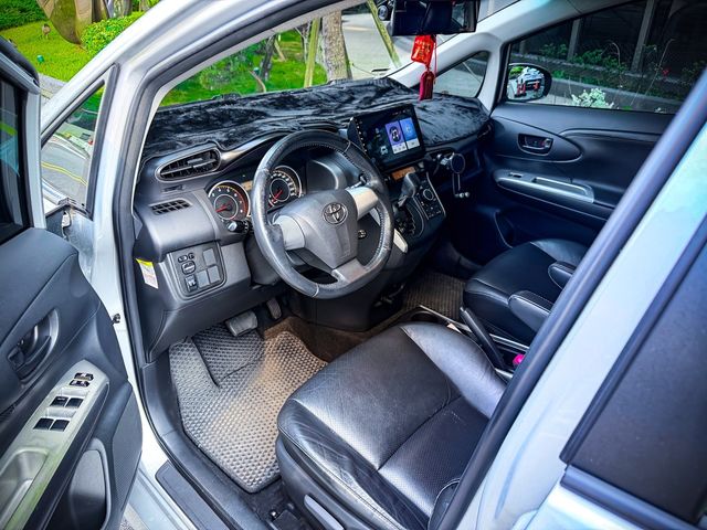 TOYOTA豐田 WISH  第4張相片