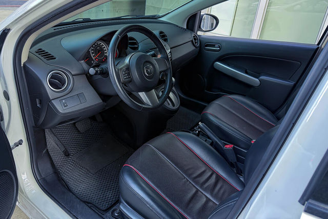 MAZDA馬自達 MAZDA 2  第3張相片