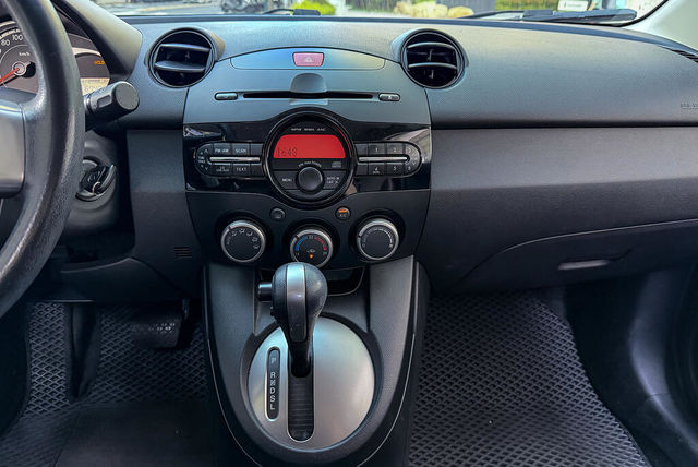 MAZDA馬自達 MAZDA 2  第5張相片