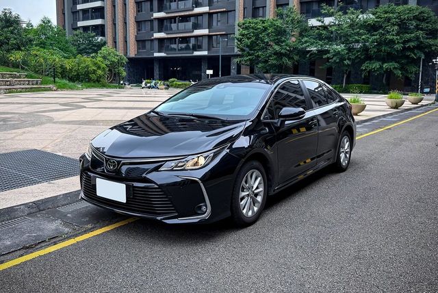 TOYOTA豐田 ALTIS  第1張相片
