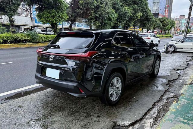 LEXUS凌志 UX200  第2張相片