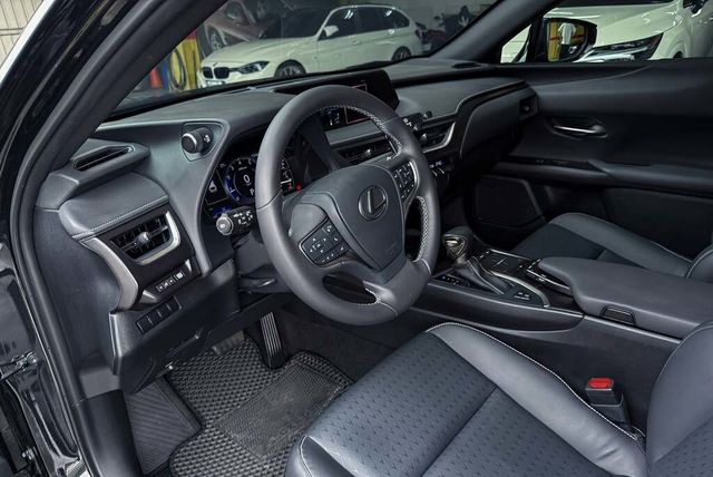LEXUS凌志 UX200  第4張相片