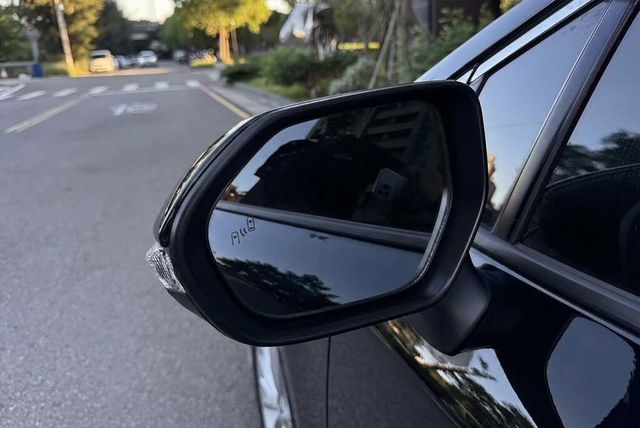TOYOTA豐田 ALTIS  第4張相片