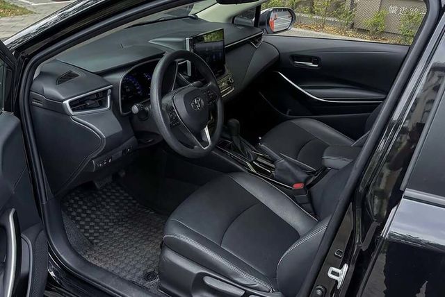 TOYOTA豐田 ALTIS  第5張相片