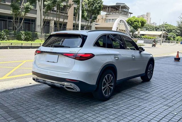 M-BENZ賓士 GLC200  第2張相片