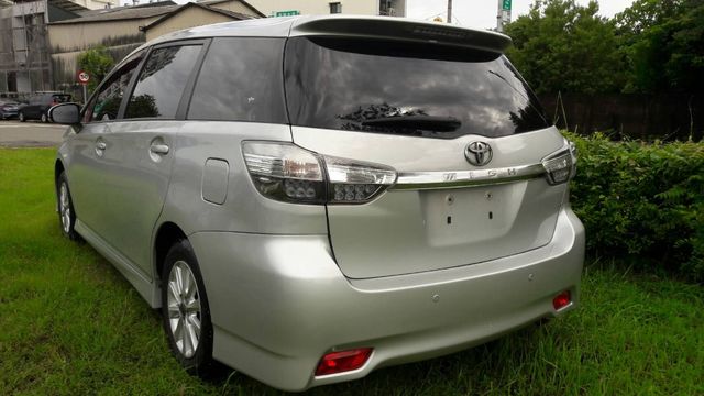 TOYOTA豐田 WISH  第4張相片