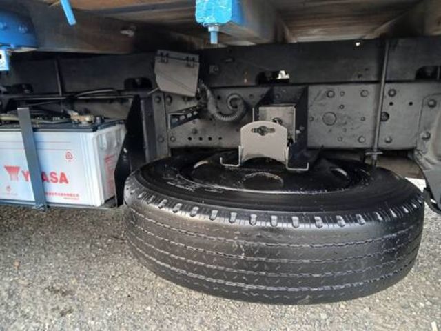 MITSUBISHI三菱 CANTER  第12張相片