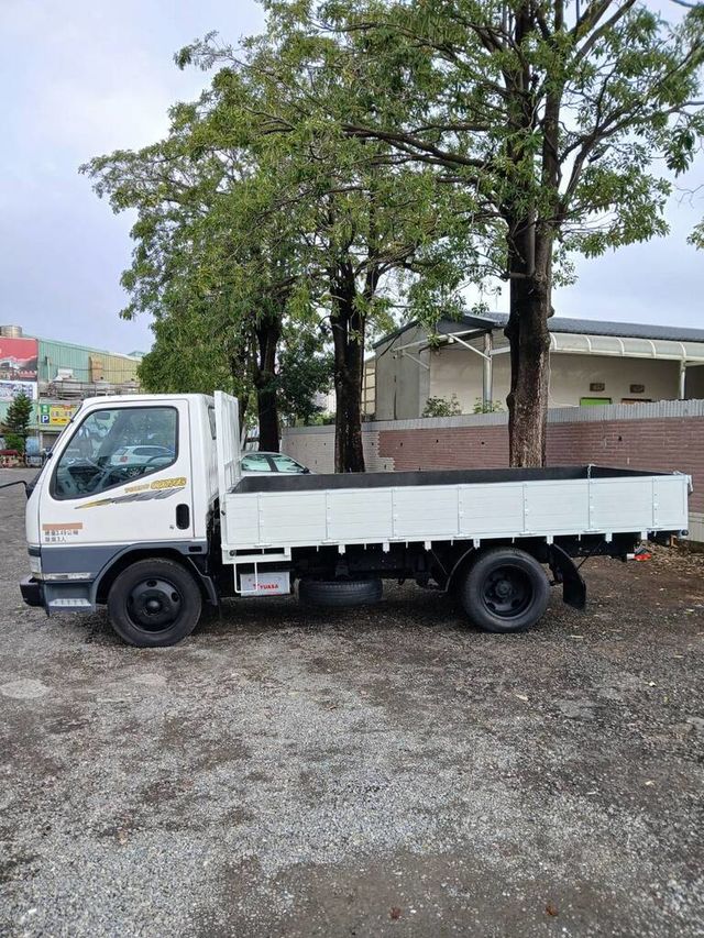 MITSUBISHI三菱 CANTER  第3張相片