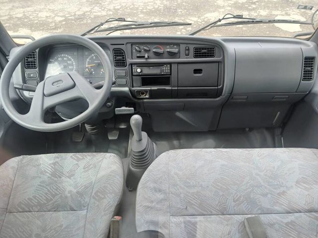 MITSUBISHI三菱 CANTER  第12張相片