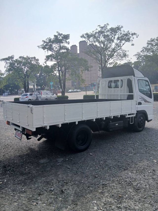 MITSUBISHI三菱 CANTER  第13張相片