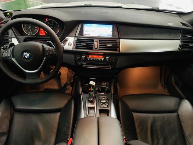 BMW X6 40D  第15張相片