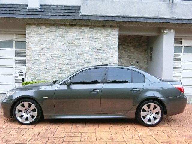 BMW 5系最高CP值 正07年出廠高性能530 時尚灰M5式樣 現場2部530可選  第9張相片