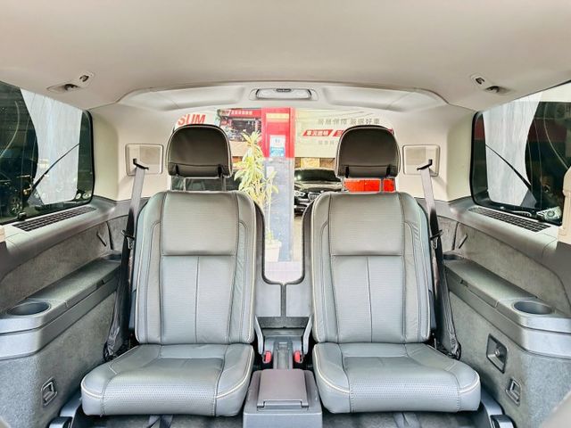 近日入庫【專售XC90柴油】釋出極美總裁版D5優質原版件實車極美~德國坦克  第15張相片