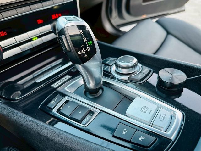 【近日入庫灰色 稀少530d GT 2010出廠】  實車極美優質全車原版件認證  第13張相片