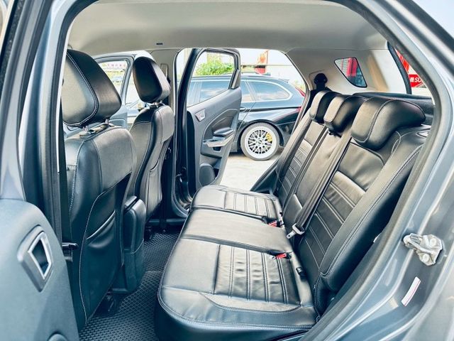 【年份新物超所值底盤安全性超好的小休旅旗艦款】已升級安卓機 頂配模門iKEY定速原廠胎壓偵測 循跡防滑【預約享優惠價】  第8張相片