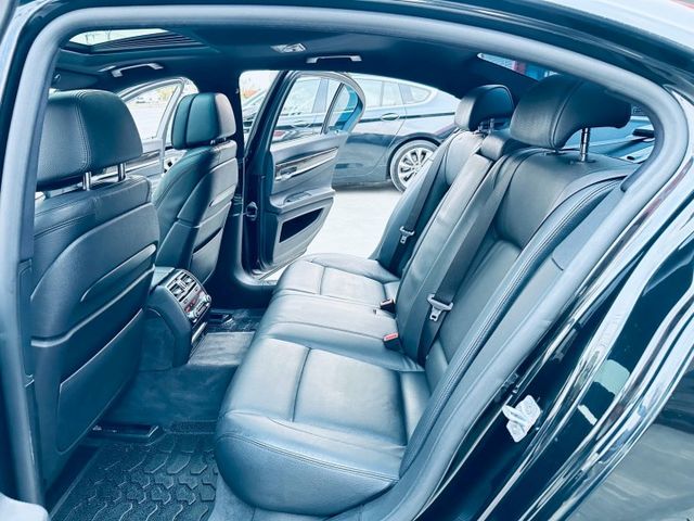 【新入庫730d實車漂亮內裝有近9成新極美小改款30d引擎更安靜極美優良認證車】  第13張相片