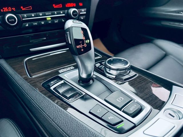 【新入庫730d實車漂亮內裝有近9成新極美小改款30d引擎更安靜極美優良認證車】  第15張相片