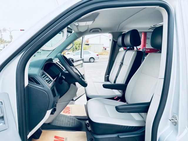 【車主原廠保養車況很優良無須再整理可直接環島】2016年9座優質全車原鈑件認證車  第9張相片