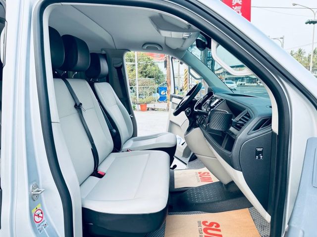 【車主原廠保養車況很優良無須再整理可直接環島】2016年9座優質全車原鈑件認證車  第10張相片