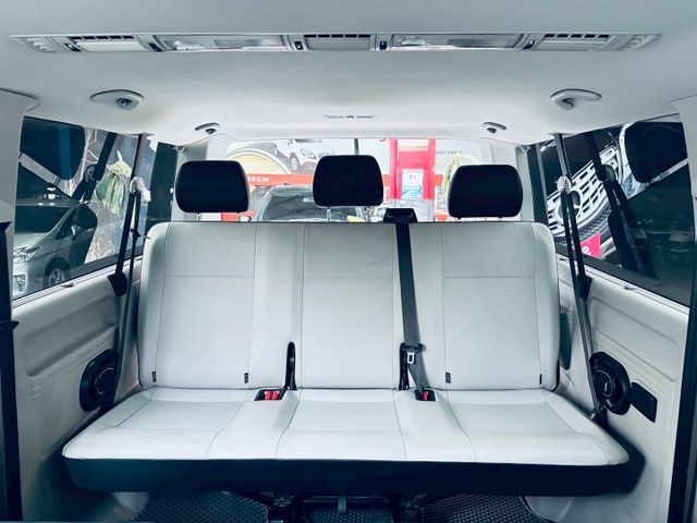 【車主原廠保養車況很優良無須再整理可直接環島】2016年9座優質全車原鈑件認證車  第13張相片