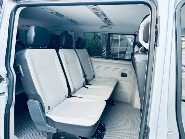 【車主原廠保養車況很優良無須再整理可直接環島】2016年9座優質全車原鈑件認證車  第15張相片