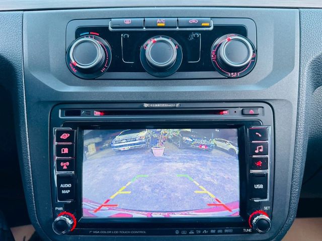 【新購入漂亮灰色2016新改款2.0柴油大7人座】車況很優良無須再整理可直接環島  第17張相片