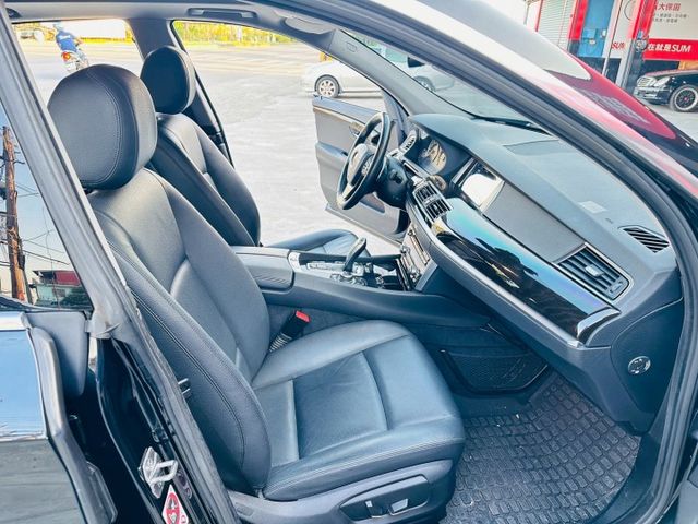 【新購入實車極美520dGT漂亮後期全車95%保留原漆~用心呵護原廠保養紀錄 】  第7張相片