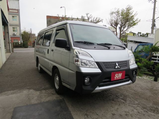 客貨車8人座  第3張相片