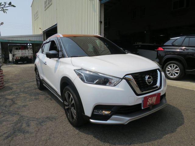 KICKS  第3張相片