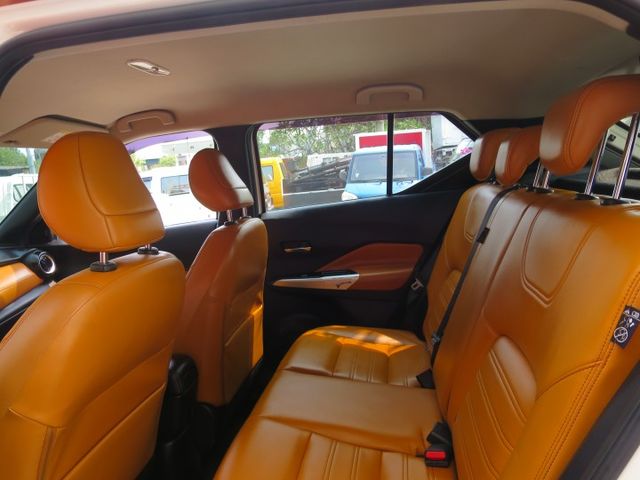 KICKS  第11張相片