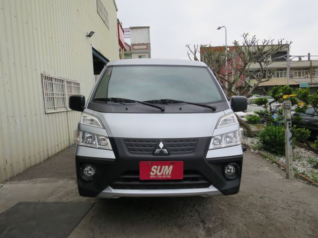 客貨車8人座  第2張相片