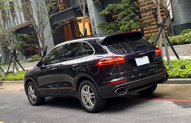 PORSCHE保時捷 CAYENNE  第2張相片