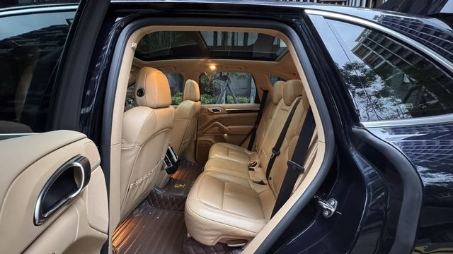 PORSCHE保時捷 CAYENNE  第7張相片