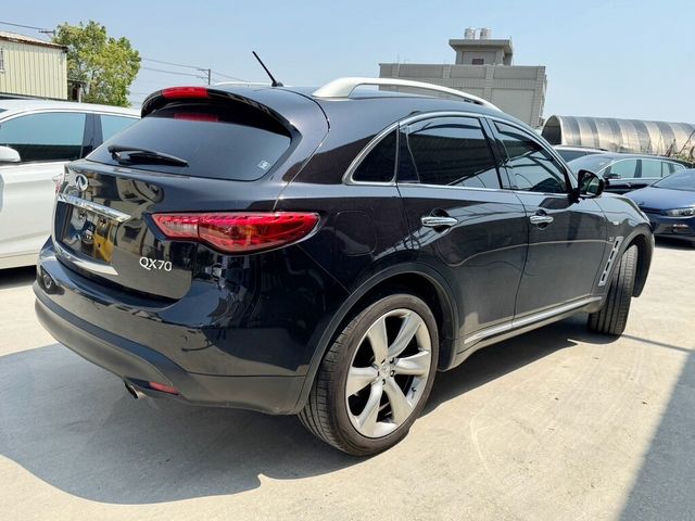 INFINITI無限 QX70  第2張相片