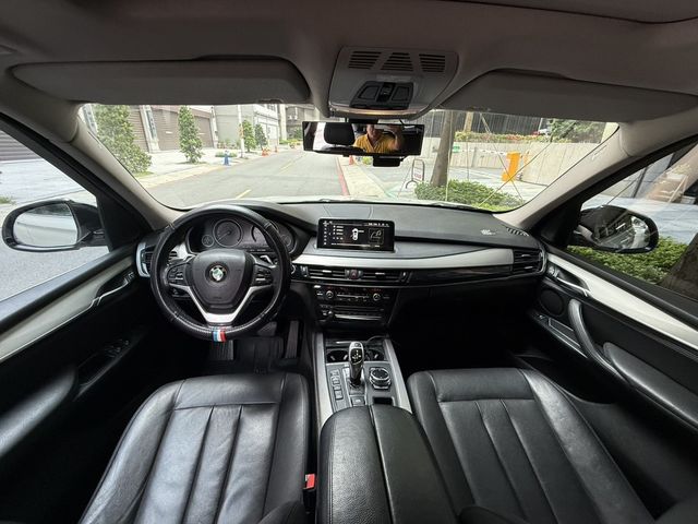 BMW寶馬 X5 XDRIVE25D  第5張相片
