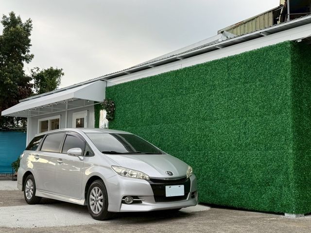 TOYOTA豐田 WISH  第2張相片