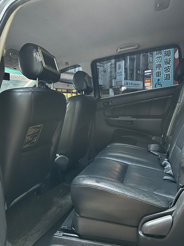 TOYOTA豐田 WISH  第8張相片