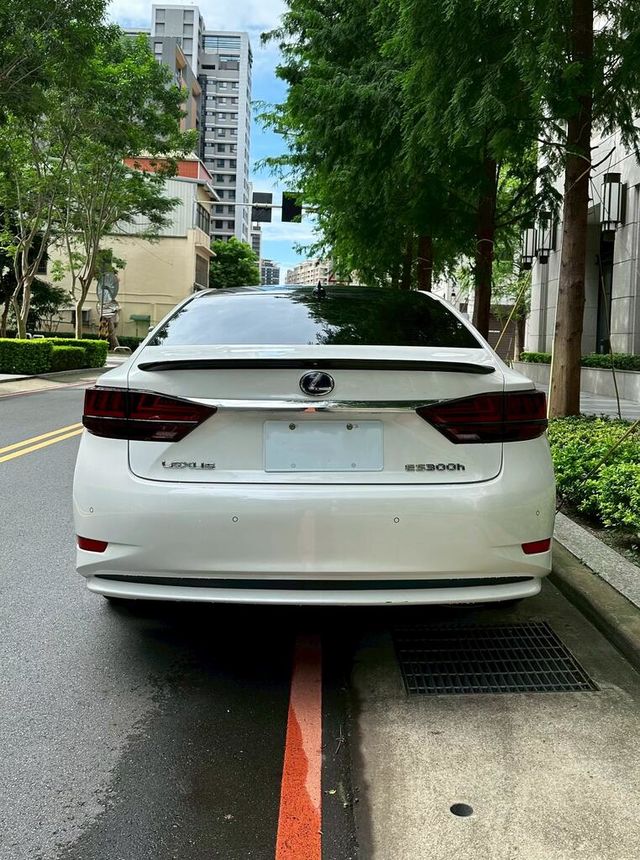 LEXUS凌志 ES300H  第4張相片
